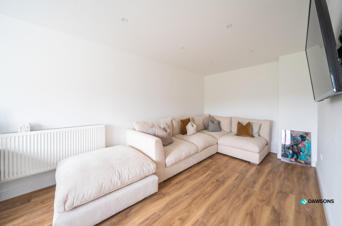 Trosserch Road, Llangennech, Llanelli, SA14 8AX